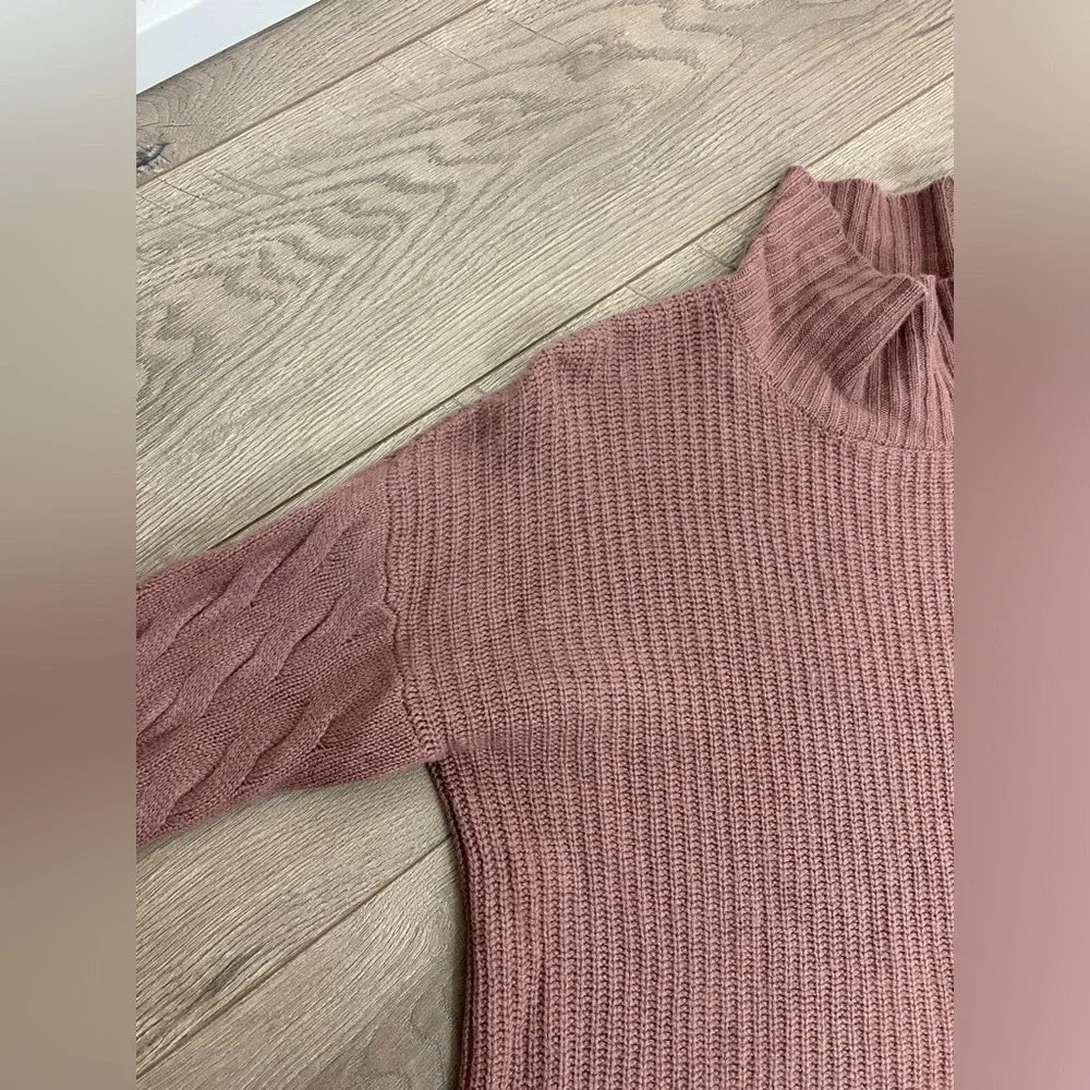 Gentle Herd Women’s Sweater M Slouch Turtle Neck In Mauve Cable Sleeve Yak Wool - Picture 6 of 15